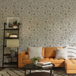 Papier peint Un adieu magnifique charbon, motif floral dans un salon – Décor Imprimé