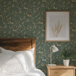 Papier peint Un doux scintillement sauge bleu, motif floral dans une chambre – Décor Imprimé