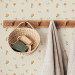 Papier peint autocollant Douce brise florale – Murale par Natasha Prévost, Décor Imprimé (vue 1/6)