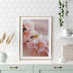 Toile canevas Abeille heureuse – Toiles canevas par La nature de Chantal, Décor Imprimé (vue 1/6)